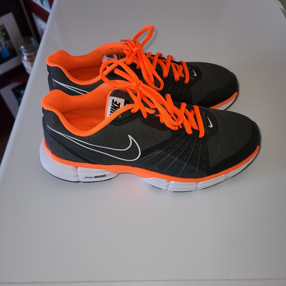 Nike dual fusion training shoes